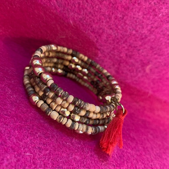 Chico’s Wrap Wooden & Gold Tone Beaded Bracelet - Picture 2 of 4